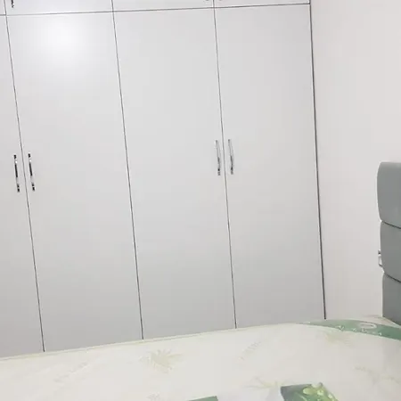 Komuna Parisit Aprtament
